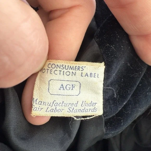 Vintage 1940s 1950s Black Velvet Jacket Real Fur Collar Button Front - Picture 8 of 9